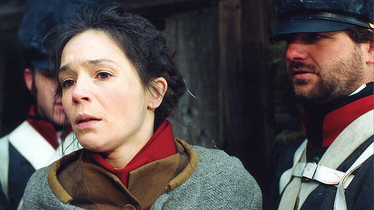 Andreas Hofers Frau Anna (Julia Stemberger) k&uuml;mmerte sich w&auml;hrend des Kampfes ihres Mannes um den Bauernhof in Passeier und die gemeinsamen Kinder. Zwischenzeitlich wurde sie von franz&ouml;sischen Soldaten inhaftiert.