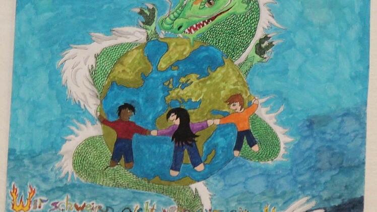 Realschüler hatten Bilder zu den Paragraphen der Friedenserklärung gemalt.
