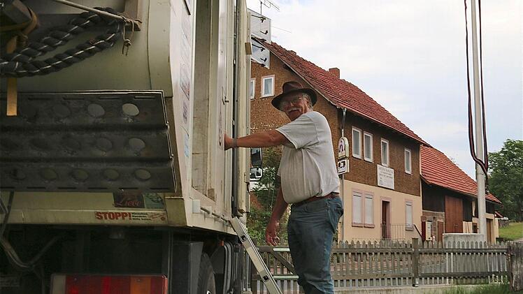 Auf Maß gefertigt ist der Aufbau des speziellen Wohnmobils von Gerold aus Sangerhausen. Foto: Gerd Schaar