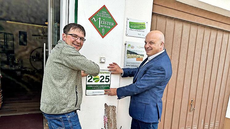 Bürgermeister Michael Kastl, Münnerstadt, ist stolz auf den Betrieb Schlembach. Für ihn trägt der Betrieb Schlembach in Kleinwenkheim wesentlich zum Dorfleben bei. Er entwickelt sich zum Treffpunkt und Nahversorger im Ort.