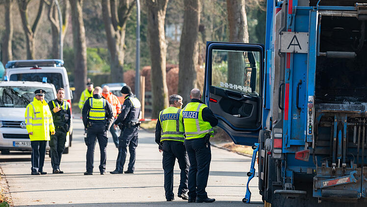 Kind wird in Hamburg von Müllwagen überfahren und stirbt