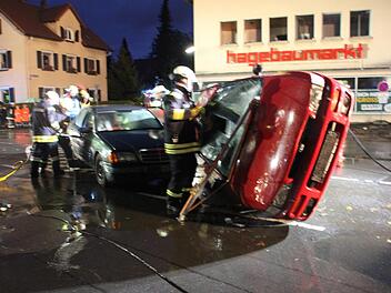 Auch ein Unfall wurde bei der Großübung der Feuerwehr in Kronach simuliert. Foto: Veronika Schadeck