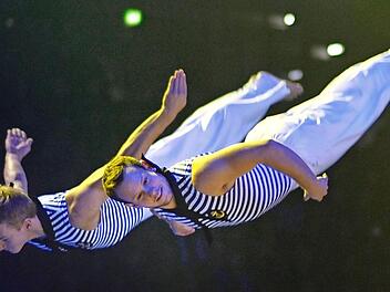 Motus & Friends scheinen bei ihrer Show die Schwerkraft aufzuheben. Foto: pr