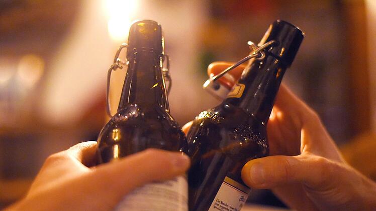 Oberfranken ohne Bier? Kaum vorstellbar! Ein Blick auf die aktuellsten Zahlen verrät: In Oberfranken floriert das Geschäft mit dem Bier.   Symbolfoto: Angelika Warmuth/dpa