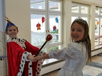 Die kleinen Majestäten Prinz Pascal I. und ihre Lieblichkeit, Prinzessin Lena I. werden beim 27. Kinderfasching das königliche Zepter schwingen. Foto: Manja von Nida