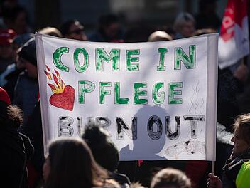 Wie vergangene Woche in Würzburg wollen am Mittwoch in Erlangen die Pflegekräfte auf die Straße gehen.    Nicolas Armer, dpa