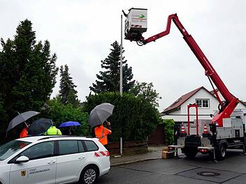 Nach und nach werden alle Lampenköpfe ausgetauscht.    Foto: Richard Sänger
