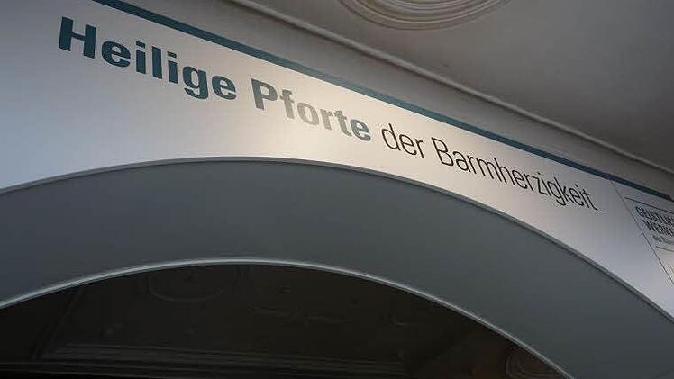 Eindruck von der Feierlichkeit zur Schließung der Heiligen Pforte.  Foto: Marion Eckert