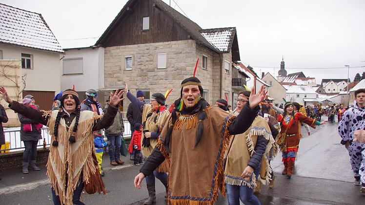 Beste Laune trotz trüben Wetters bei den "Blue River Dancers".