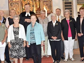 Vor 50 beziehungsweise 60 Jahren gingen sie zum ersten Mal zum Tisch des Herrn. Fotos: K.- H. Hofmann