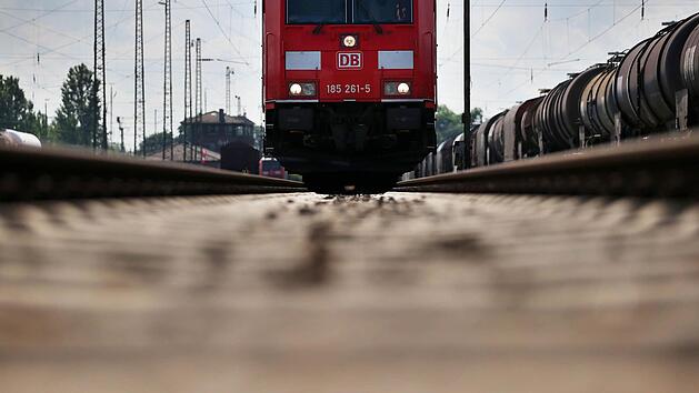 G&uuml;terzug Foto: dpa
