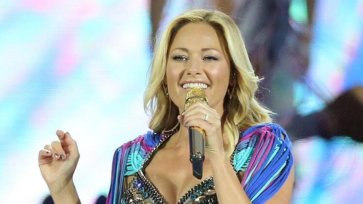 Helene Fischer bietet ihren Fans immer eine aufwendige B&uuml;hnenshow. Foto: Sebastian Willnow/dpa