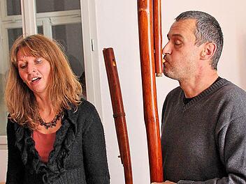 Mit Fujara: Winfried Skrobek und seine Ehefrau Emilia Smalova.  Foto: Dieter Britz