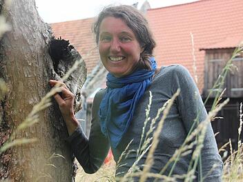 Susanne Meier ist freiberufliche Umweltbildnerin. Draußen, in der Natur, fühlt sie sich am wohlsten.  Foto: Sarah Dann