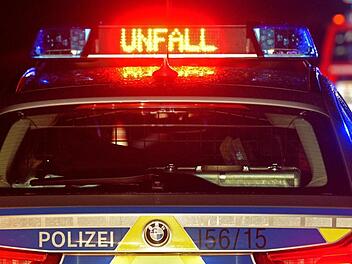 Nach einem Unfall auf der A3 waren zwei Spuren eine Stunde lang gesperrt.