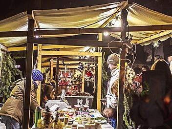 Mit einem neuen Konzept geht der Mitwitzer Weihnachtsmarkt &mdash; hier ein Archivbild von 2019 &mdash; an den Start.