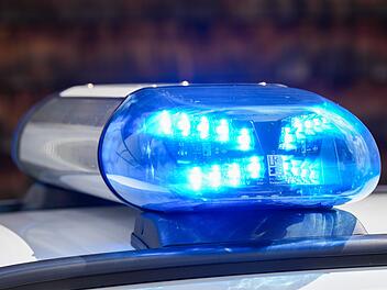 Kreis Weißenburg-Gunzenhausen: Auto nur noch Schrott - Leihwagen landet in Bach