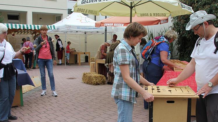 Alte Holzspiele haben bis in die Neuzeit überdauert.