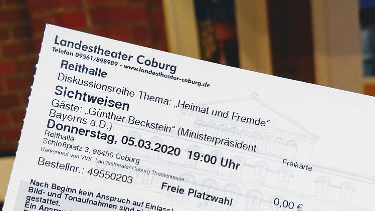 "Heimat und Fremde" lautete das Motto der Podiumsdiskussion mit Ministerpräsident a.D. Günther Beckstein in der Coburger Reithalle.Foto: Jochen Berger