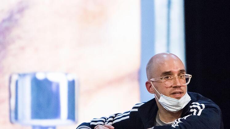 Gastregisseur Thorsten Köhler probt "Bezahlt wird nicht" von Dario Fo am Landestheater CoburgFoto: Jochen Berger