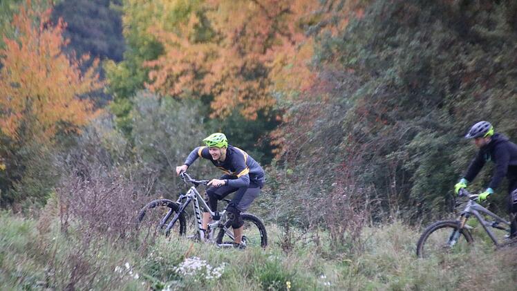Auf den Rampen und Hügeln auf der Schleuseninsel  könnten Mountainbiker zwar Sprünge und Tricks üben, aber im Gelände in den hiesigen Wäldern werde es problematisch. Foto: Ronald Heck