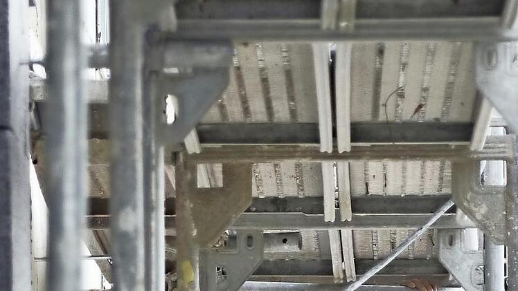 Keine Zwangspause durch Corona - die Arbeit musste weitergehen: der Stappenbacher-Mitarbeiter Dominik Friedrichs auf einer Baustelle in München Foto: Stappenbacher GmbH/Wolfgang Rottmann