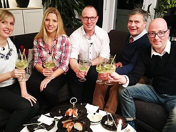 "Das perfekte Dinner" diese Woche aus Franken (von links): Gastgeberin (am Montag) Anne-Kathrin, Sarah, Kristian, Bernhard und Lutz. Foto: VOX / itv studios