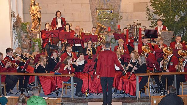 Die Jugendblaskapelle Unterpreppach beim traditionellen Adventskonzert