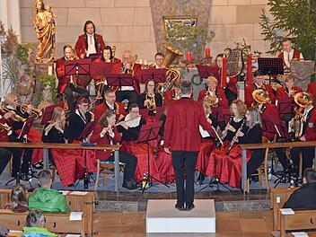 Die Jugendblaskapelle Unterpreppach beim traditionellen Adventskonzert