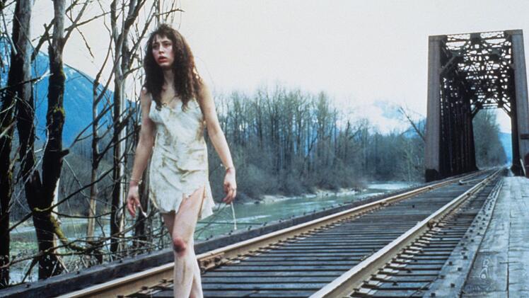 Heimkehr aus dem dunklen Herz der Schizophrenie: Ronette Pulaski (Phoebe Augustine) hat eine Gewalttat schwer traumatisiert &uuml;berlebt.