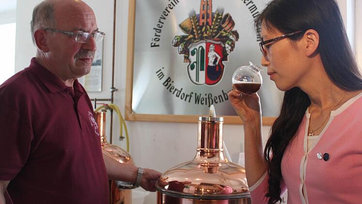 Sie sind ein gutes Team: Heinz Krause und Jihee Lee.