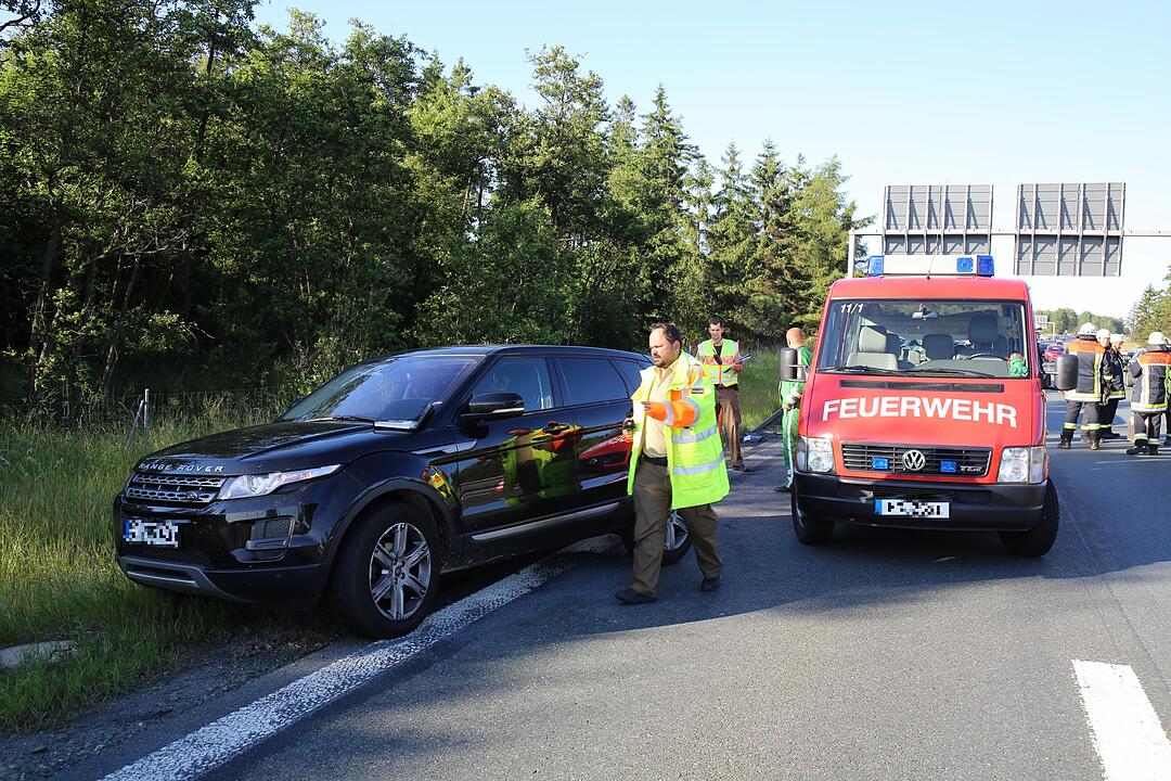 Hof: Schwerer Auffahrunfall auf der A72 bei Trogen