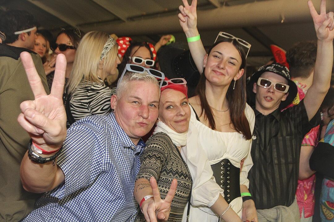 Super Stimmung beim Meeder Zeltfasching 2025!