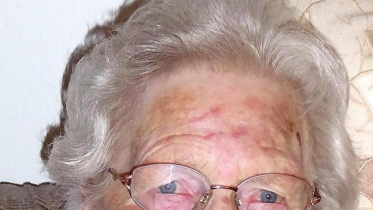 Erna Dürrbeck feierte ihren runden Geburtstag mit der Familie in Weilersbach. Foto: Heidi Amon