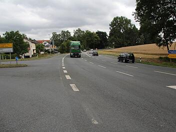 Die B 85 wird ab dem 10. August ausgebaut. Die Bundesstraße ist dann zwischen Forstlahm und Rohr voll gesperrt. Foto: Matthias Beetz