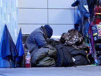 N&uuml;rnberg: Helfer erlebt winterlichen &Uuml;berlebenskampf von Obdachlosen - "nicht mehr aufgewacht"