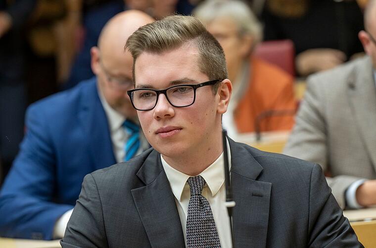 Von Volksverhetzung bis Geldwäsche: AfD-Politiker Daniel Halemba in Würzburg vor Gericht