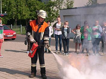 Einsätze sowie Übungen (unser Foto) gehören bis heute zum Alltag der Oerlenbacher Feuerwehr.  Foto: Stefan Geiger