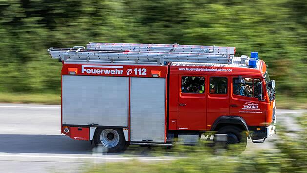 Kreis W&uuml;rzburg: Brand bei Zuckerhersteller "S&uuml;dzucker" - Zwei Fabrikhallen betroffen