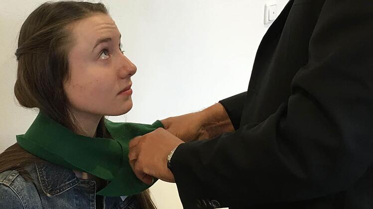 Der grüne Kragen als Zeichen der Andersartigkeit - wer ihn bekommt, fühlt sich abgestempelt. Foto: diversity-works.de