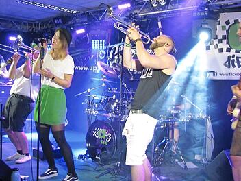 "Die Ska" begeisterten mit ihrer Musik die Gäste in Friedersdorf. Foto: Karl-Hein Hofmann