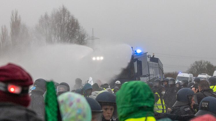 Neugründung AfD-Jugendorganisation - Proteste