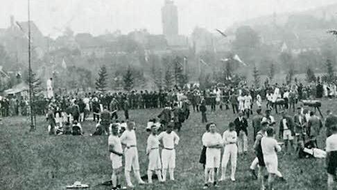 Auf dem ersten Turn platz zwischen Ebern und Sandhof fanden vor 100 Jahren große Turnfeste statt.