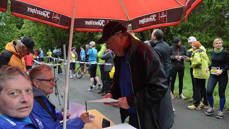 Rennsteig-Staffellauf in Tettau.  Foto: Karl-Heinz Hofmann