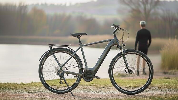 Cube E-Bikes im Fr&uuml;hjars-Sale bei Rebike