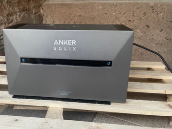 Die Anker Solarbank 3 Pro bietet als wichtiger Bestandteil von Balkonkraftwerken beeindruckende Speicherkapazität und innovative Funktionen zur Optimierung des Eigenverbrauchs.