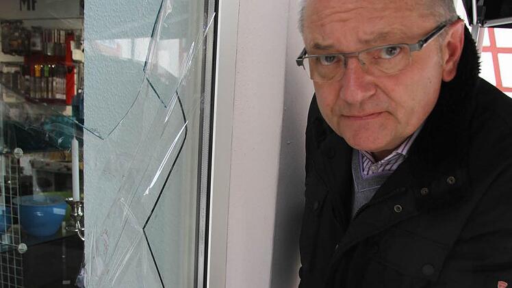 Lothar Maydt ist sauer, dass es Menschen gibt, die offensichtlich Lust an der Zerstörung haben.  Foto: Michael Busch