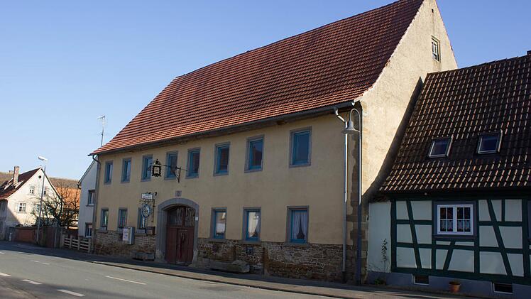 Das Gasthaus "Zum Hirschen" wird 400 Jahre alt - die Theatergruppe Großeibstadt feiert dies mit einem umfangreichen Festwochenende.