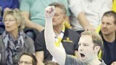 Jan Gorr konnte es nicht fassen - immer wieder war der HSC-Trainer mit den Pfiffen der beiden Schiedsrichter unzufrieden.