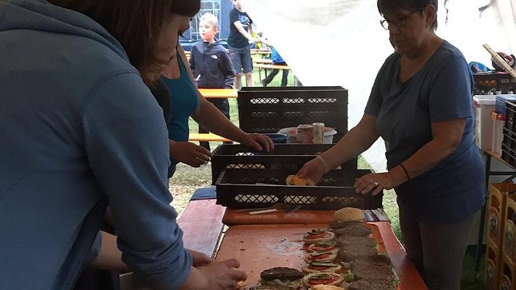 Guten Appetit! Das Küchenteam sorgt für leckere Mahlzeiten.